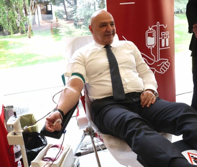 Joseph Aoun Donates Blood