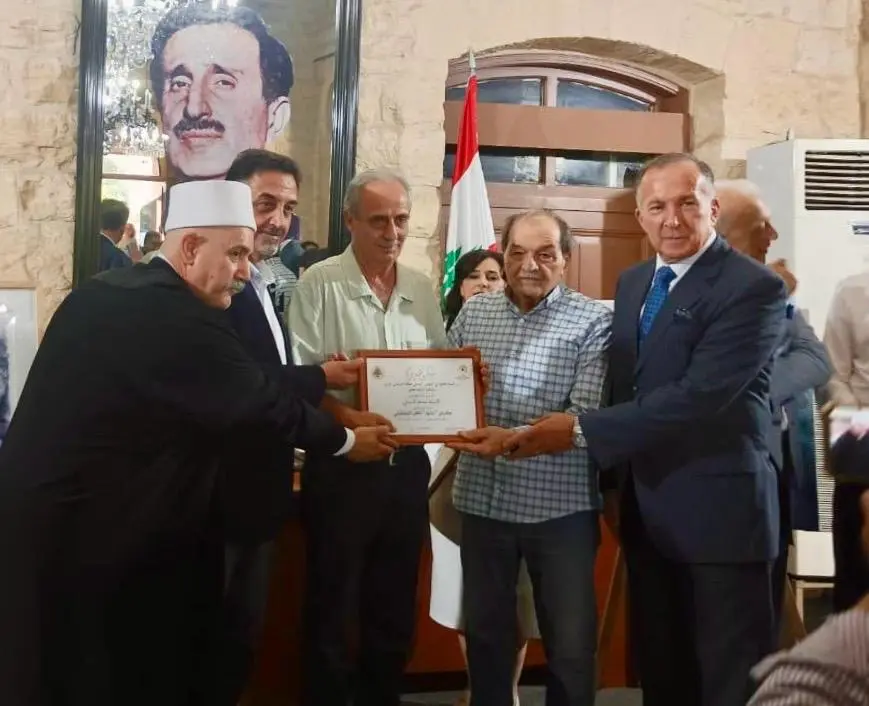 معرض جذور في بعقلين
