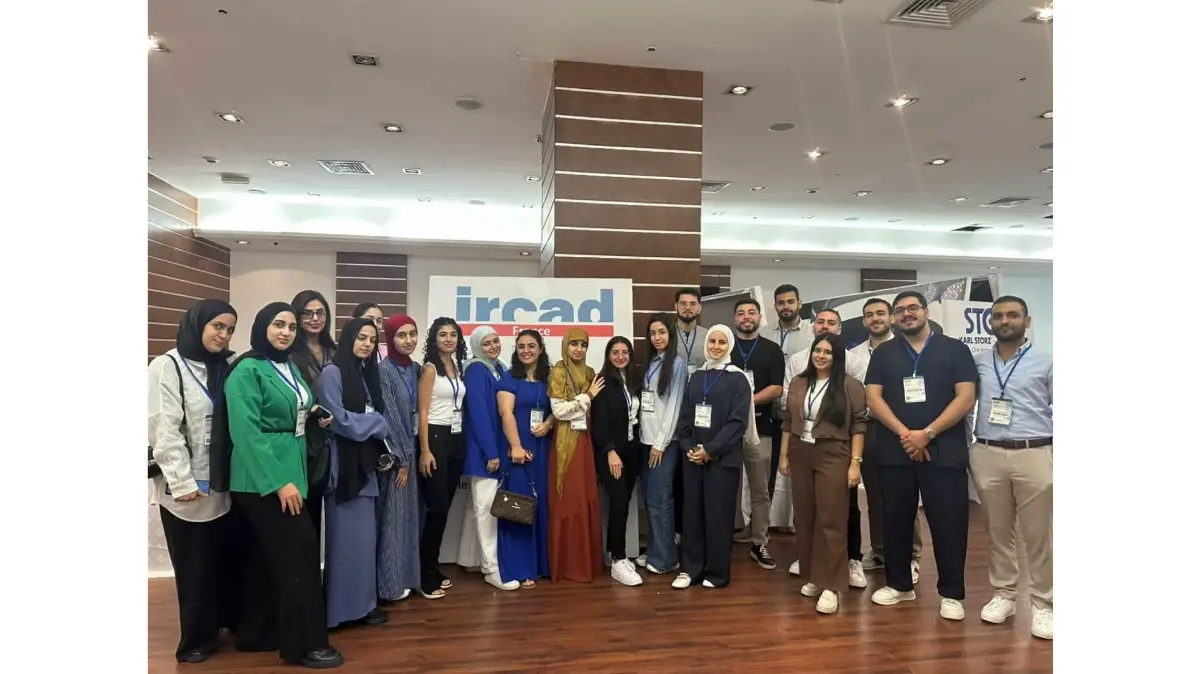 طلاب كلية العلوم الطبية